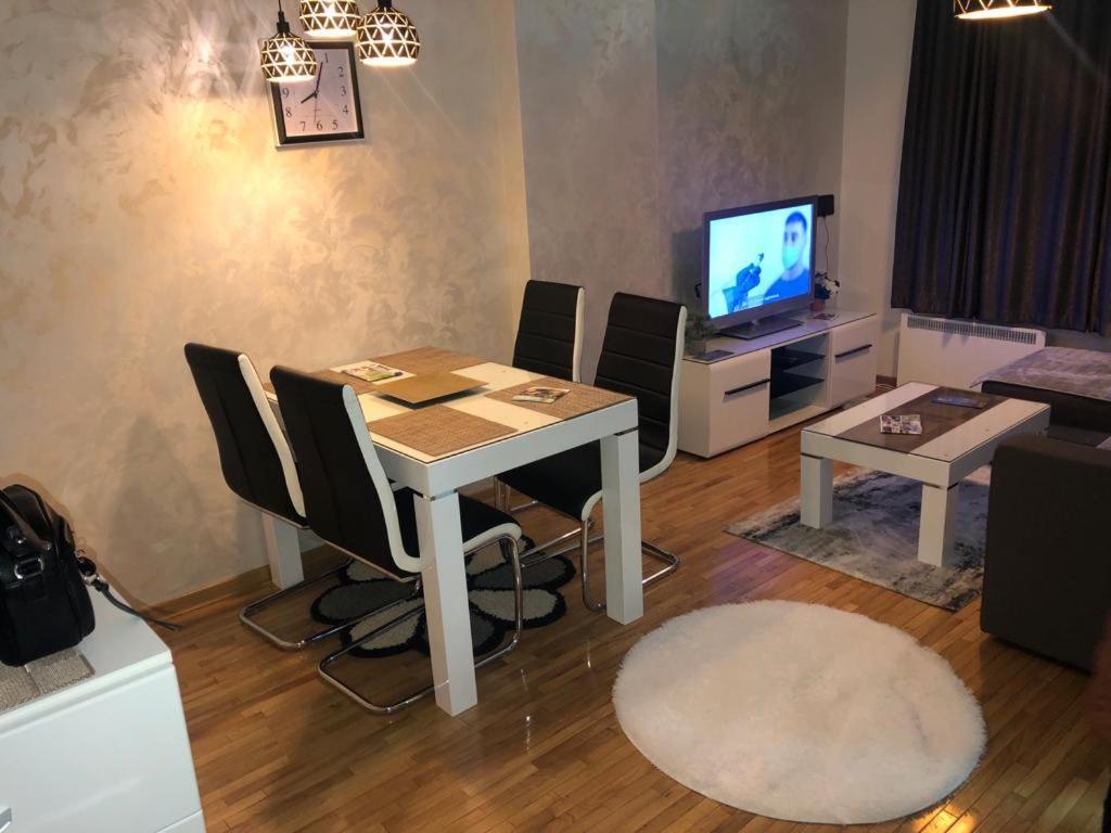 Apartman Kraljevi Cardaci Sadikovic Sa Garazom Kopaonik Exteriér fotografie